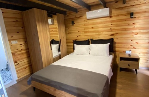 Sapanca Villa | Relaxing Hideaway at LACASEDEMADERA BUNGALOV-VİLLA