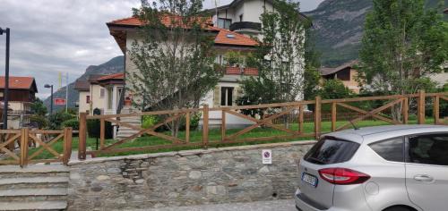 Saint-Vincent House | Pet-Friendly Retreat at LaCasetta with High Guest Ratings