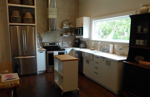 Windsor House | Pet-Friendly Getaway at Lace Curtain Village 3 - Rated 10/10