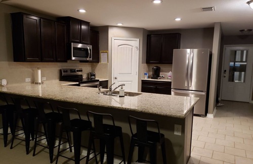 Southside House | Top-Rated Hotel Near Lackland AFB & Seaworld with Breakfast