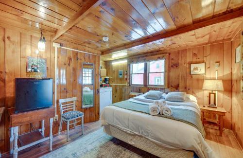 Weirs Beach Apartment | Cozy Laconia Studio with Porch - Steps from Weirs Beach!
