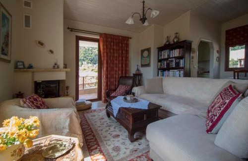 Tripi House | Discover Laconian Collection: Family-Friendly Retreat Awaits