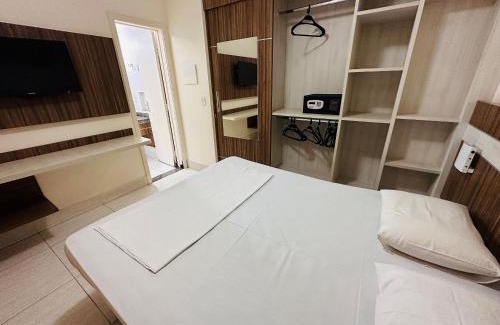 Jardim Paraiso House | Family-Friendly Lacqua diRoma I with Pool & Hot Tub