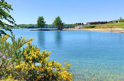 Froidchapelle Apartment | Relax at Lacs de l'eau d'heure Amiral 24 with Ocean Views