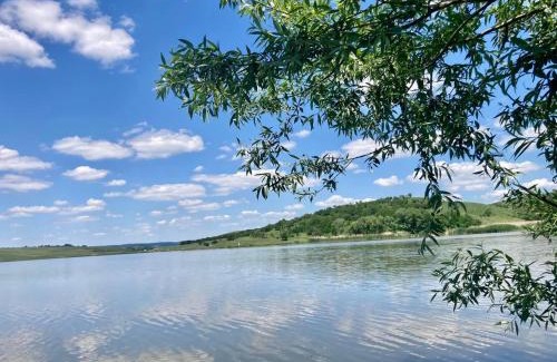 Podoleni House | Discover Lacul de Argint: Oceanfront & Pet-Friendly Retreat