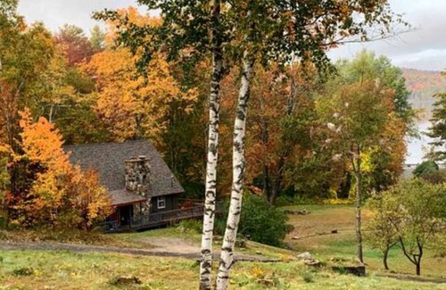 Elizabethtown Ski Chalet | Lacy's Camp, Chalet in amazing Lincoln Pond with WiFi