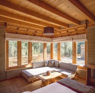 Leh Resort | Eco-Friendly Ladakh Resort with Family and Pet Amenities