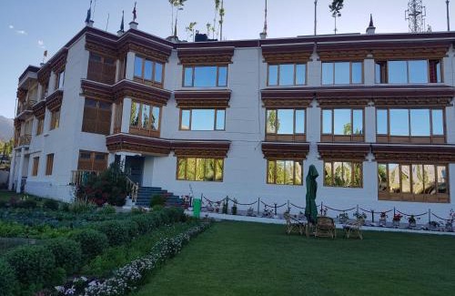 Leh Hotel | Discover Ladakh Himalayan Retreat with Family-Friendly Amenities