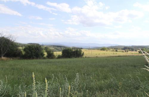 Cherier House | Pet-Friendly Family Retreat at Ladavaminne with Breakfast