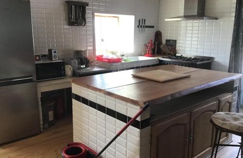 Cherier House | Pet-Friendly Family Retreat at Ladavaminne with Breakfast