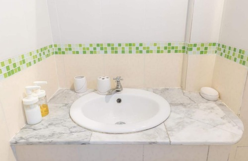 Wang Thonglang Hotel | Budget-Friendly OYO 75405 Ladda Place with Breakfast