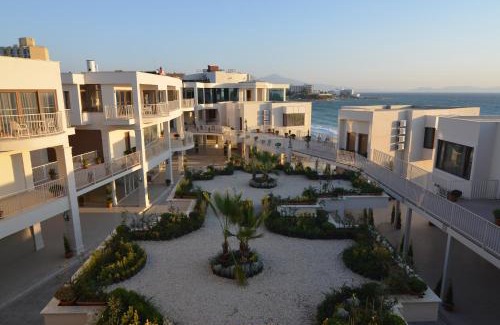 Kadnlar Denizi Mahallesi Apartment | Relax at Ladies Beach Suite Hotel with Private Oceanfront Views
