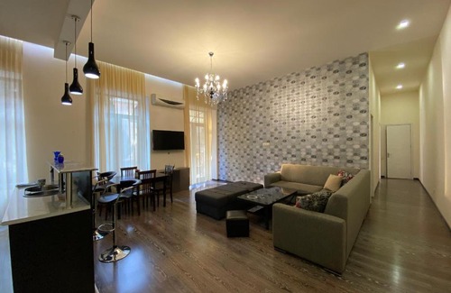 Tbilisi City Centre Apartment | Top-Rated Lado Asatiani Apartment: Family-Friendly Escape
