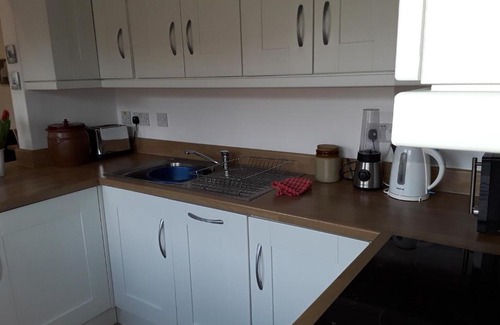 Ripley House | Pet-Friendly Comfort at Lady Lane Stables - Rated 10/10