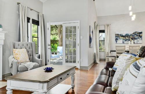 Milwood House | Elegant Stay at Lady Luxe: Family & Pet Friendly Retreat