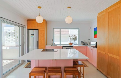 Voelklip Cottage | Ladybird: Ideal Retreat for Digital Nomads by the Ocean