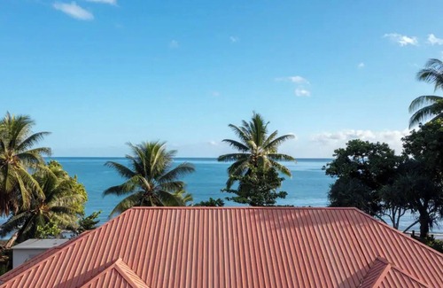 Tahiti House | Lafayette Beach House 4 - beachfront villa on the street