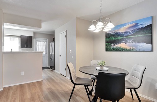 Lafayette House | Discover Lafayette Townhouse Near Good Samaritan Hospital
