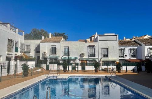 Arroyo de la Miel Apartment | LaFrenchTouch: Central Location with Pool Near Train Station