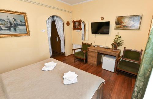 Szantod House | Pet-Friendly Laguna Panzio with Ocean View & Pool Access