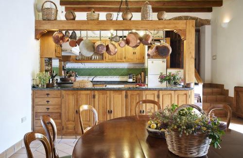 Pago de San Clemente House | Discover Lagar La Pizarra Casa Rural - Pet Friendly Retreat