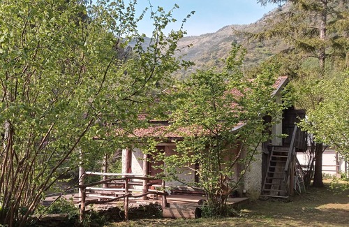Genoa House | Explore Laghetti di Nervi: Pet-Friendly Retreat with Pool