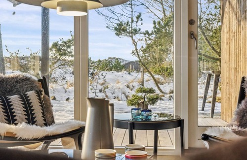 Rødhus House | Seaside Escape: "Lagho" - Oceanfront Haven with Spa