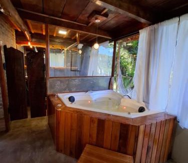 Tapirai Hotel | Experience Lago 7 Cores: Pet-Friendly with Pool & Dining