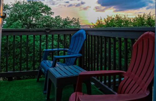 Point Venture House | Discover Lago Retreat: Family-Friendly with Pool Access