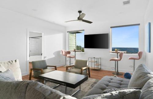 Lago Vista House | Inviting Lago Vista Retreat with Game Room & Hot Tub