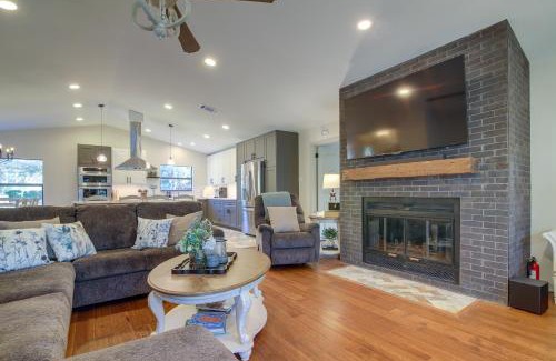 Highland Lake Estates House | Relaxing Lago Vista Home with Private Pool & Sport Court