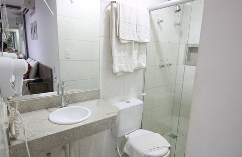 Lagoa da Prata Hotel | Cozy Lagoa Flat Hotel: Family-Friendly Stay with Great Amenities