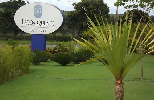 Setor Lagoa Quente Hotel | Lagoa Quente Flats: Oceanfront Escape with Pool & Dining