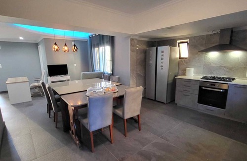 Lagoas Park Apartment | Relaxing Stay at Lagoas Park Elite Home with Spa & Breakfast
