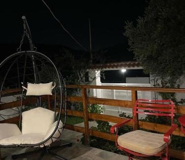 Kalyvia Thorikou House | Relaxation Awaits at Lagonisi Magic Home – Pet Friendly Stay