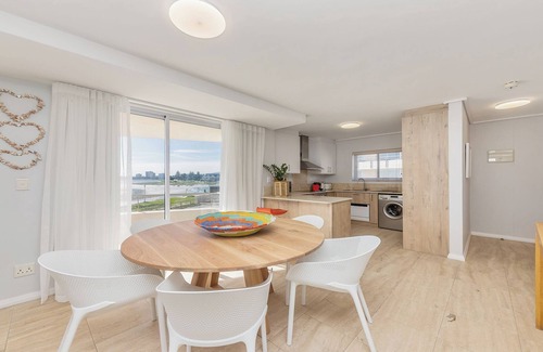 Lagoon Beach Apartment | Relaxing Lagoon Beach APT 127 with Pool & Kitchen Access