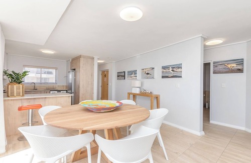 Lagoon Beach Apartment | Relaxing Lagoon Beach APT 127 with Pool & Kitchen Access