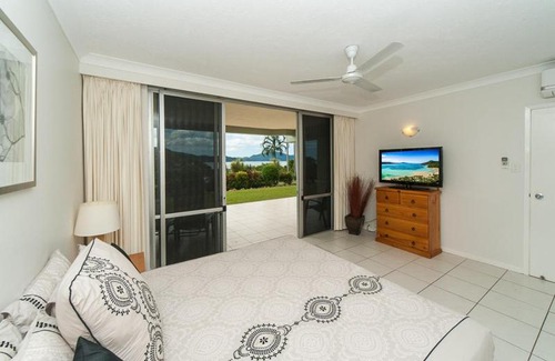 Hamilton Island Apartment | Oceanview Retreat at Lagoon Beachfront Lodge, Hamilton Island