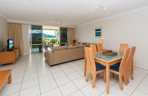 Hamilton Island Apartment | Oceanview Retreat at Lagoon Beachfront Lodge, Hamilton Island