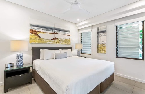 Port Douglas Resort | Unwind at Lagoon Breeze: Swim-out Temple Resort Escape