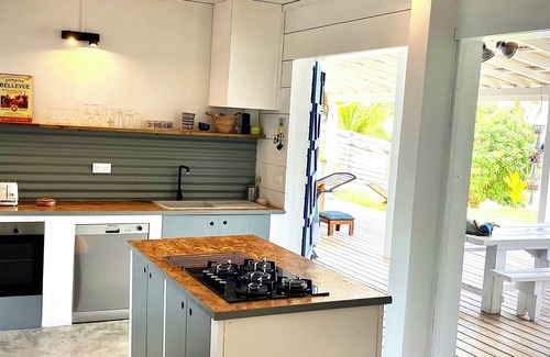 Grand-Bourg House | Effet Lagon: Idyllic Creole Cottage by the Beach