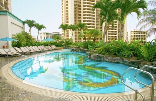 Waikiki Apartment | Lagoon Tower: Oceanfront Retreat with Pool & Spa Access