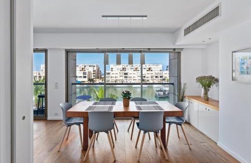 Herzliya Pituach Apartment | Family-Friendly Lagoon View Apartment with Oceanfront Access
