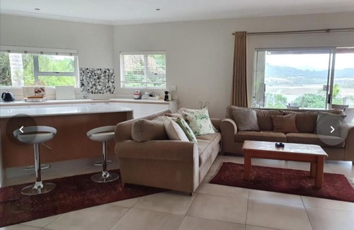 Knysna House | Relax at Lagoon View Villa: 4-Star Stay with Pool & Kitchen