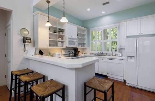 Charleston Cottage | Serene Lagoon View Cottage with Pool Near Downtown!