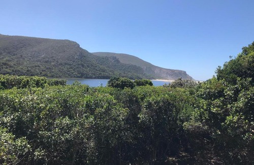 Nature's Valley House | Lagoon View: 4-Star Retreat with Private Beach Access