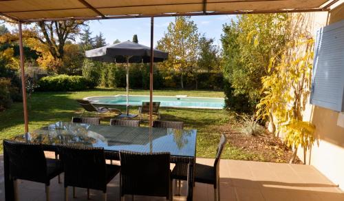Saint-Saturnin-les-Apt Villa | Seaside Retreat at Lagrange Vacances - Le Clos Savornin