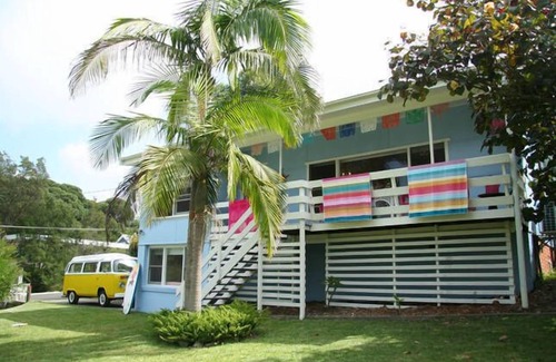 Hyams Beach House | Pet-Friendly Laguna Blue at Hyams Beach with Spa Access
