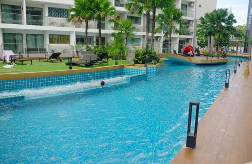 South Pattaya Apartment | Beachfront Getaway at Laguna Jomtien by Mats with Pool