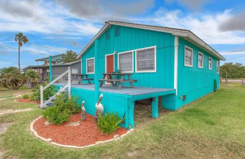 Flour Bluff House | Beautiful Laguna Madre Bayhouse with Private Beach Access